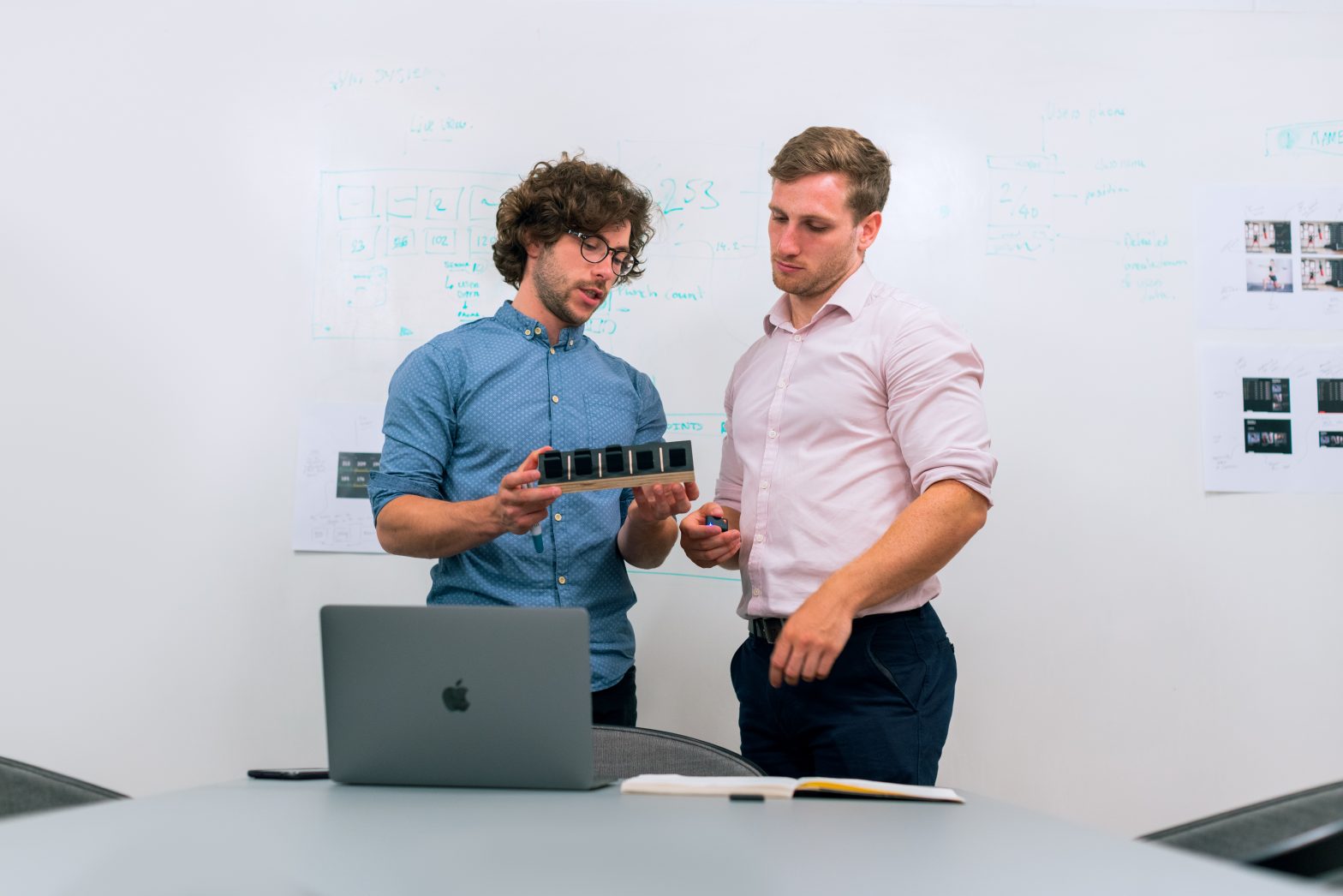 5 tips on how to communicate sensitively mirroring
